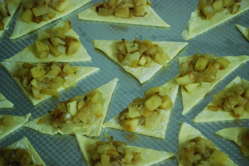 apple onion tarts